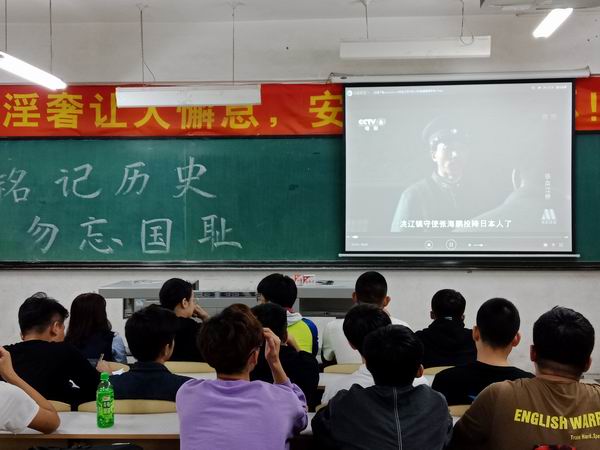 55F659C5130F215E3E913BA7800C0EDC.png 55F659C5130F215E3E913BA7800C0EDC.png