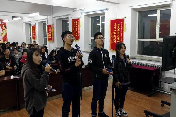 mobile28365社团联合会举办“喜迎国庆,唱响未来”主题文艺晚会12.jpg mobile28365社团联合会举办“喜迎国庆,唱响未来”主题文艺晚会12.jpg